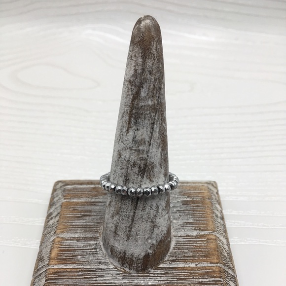 HANDCRAFTED Silver Hematite Stretch Bead Ring. - Picture 1 of 2